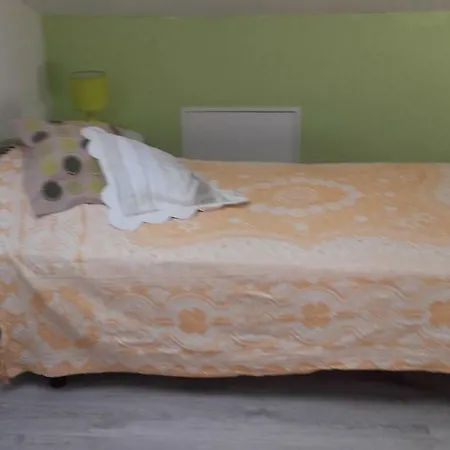 Lou Quinsou Vendu Bed & Breakfast